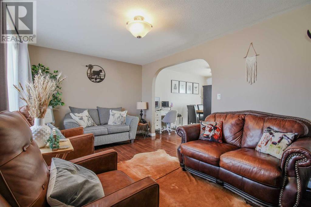 565 Rogers Avenue, Picture Butte, Alberta  T1K 2A0 - Photo 5 - A2208692