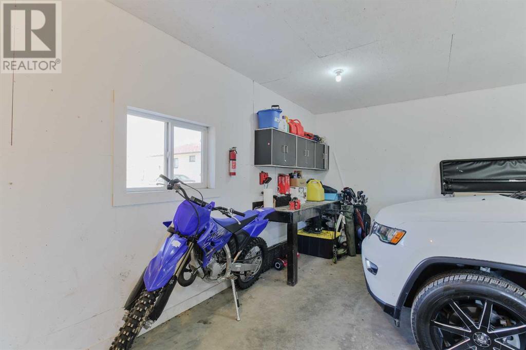 565 Rogers Avenue, Picture Butte, Alberta  T1K 2A0 - Photo 23 - A2208692