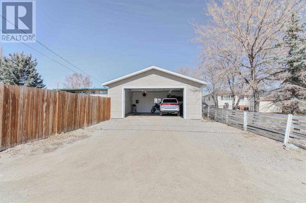 565 Rogers Avenue, Picture Butte, Alberta  T1K 2A0 - Photo 24 - A2208692
