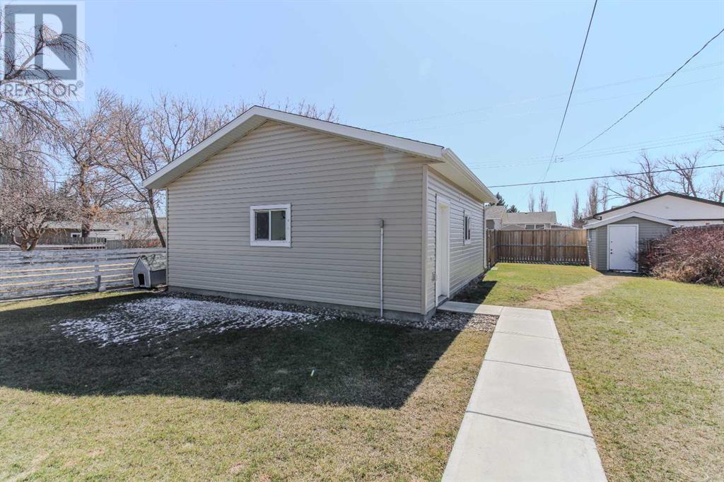 565 Rogers Avenue, Picture Butte, Alberta  T1K 2A0 - Photo 21 - A2208692