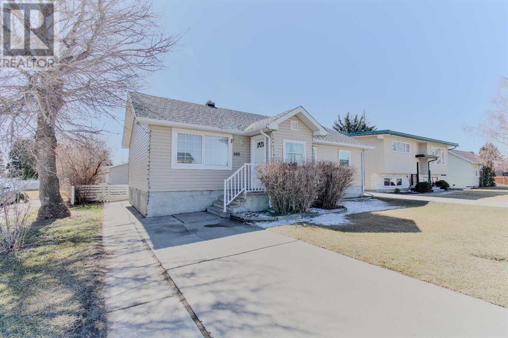 565 Rogers Avenue, Picture Butte, Alberta  T1K 2A0 - Photo 2 - A2208692