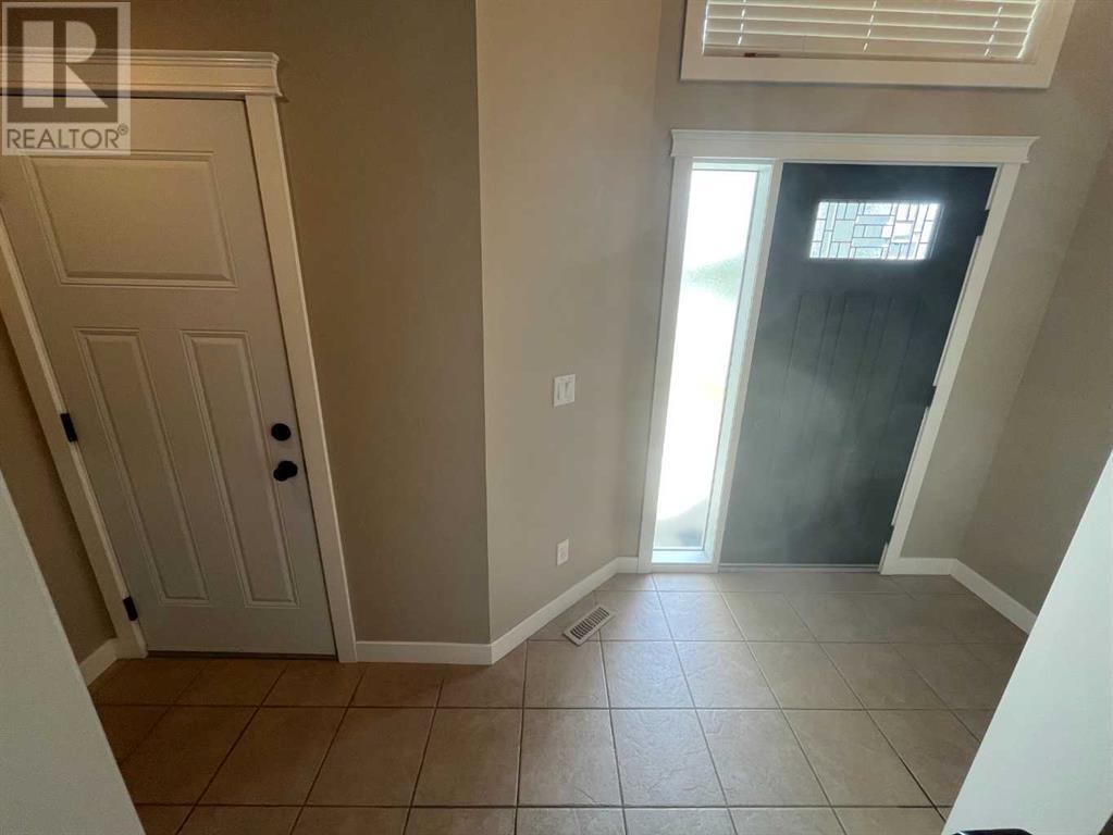 295 Sixmile Ridge S, Lethbridge, Alberta  T1K 5V5 - Photo 2 - A2235264