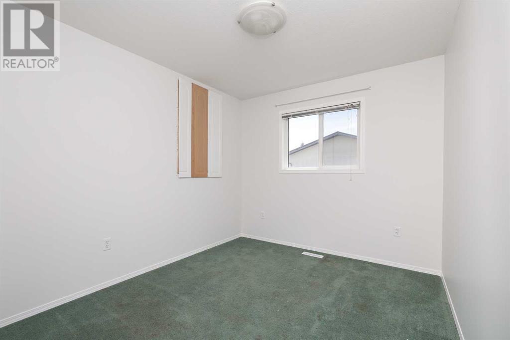 329 4a Street, Stirling, Alberta  T0K 2E0 - Photo 9 - A2225658