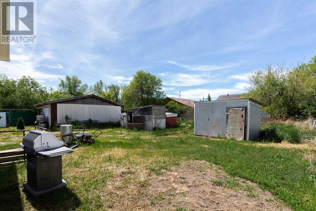 329 4a Street, Stirling, Alberta  T0K 2E0 - Photo 31 - A2225658