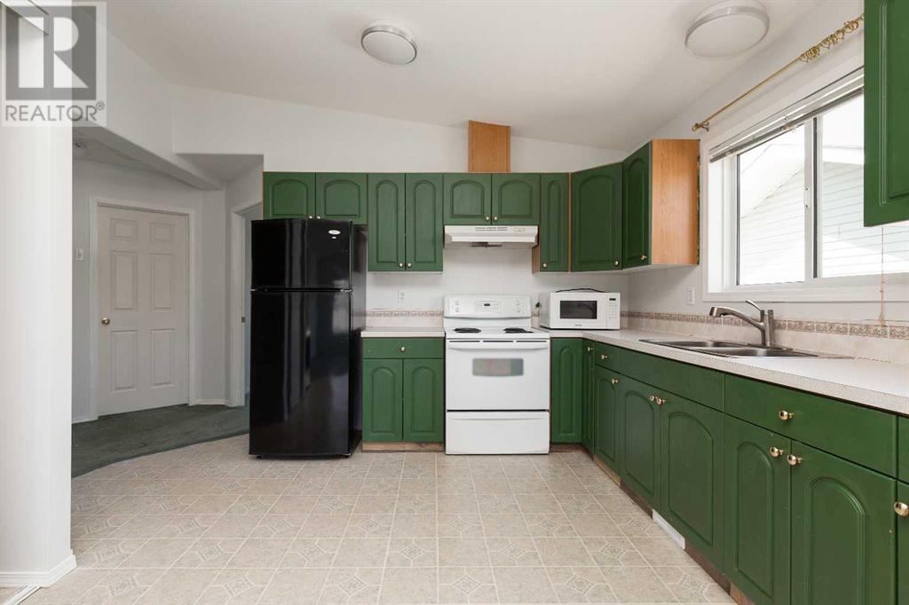 329 4a Street, Stirling, Alberta  T0K 2E0 - Photo 6 - A2225658