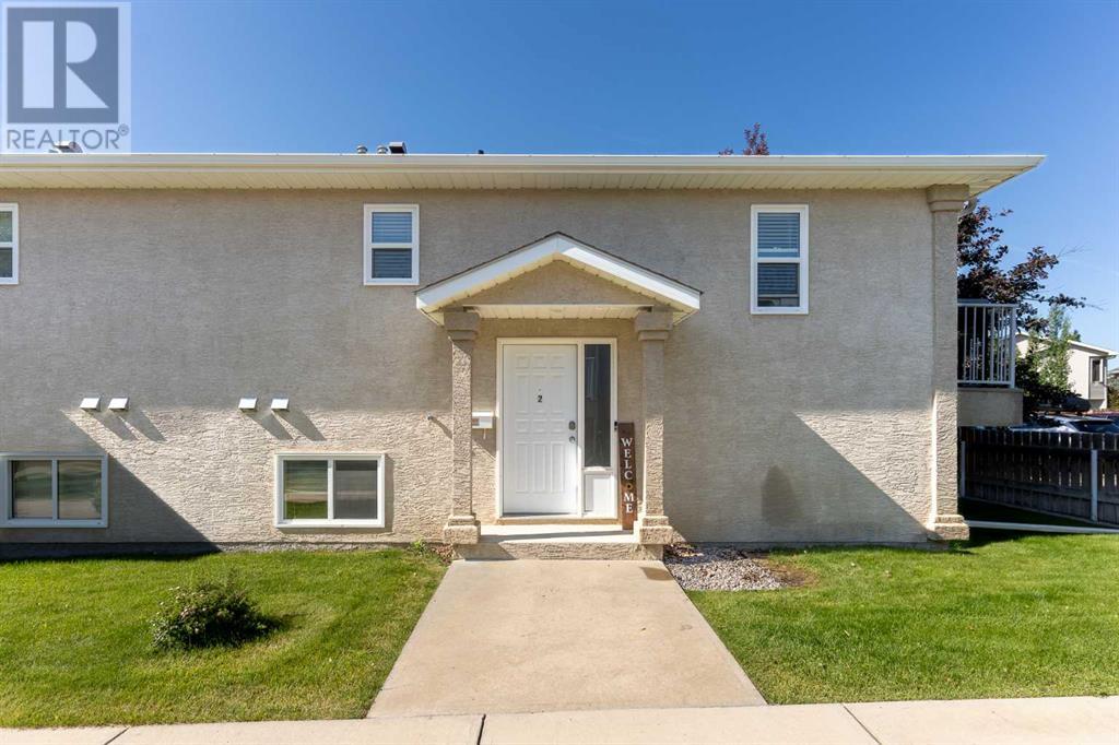 2, 43 Highlands Place W, Lethbridge, Alberta  T1J 4Y4 - Photo 2 - A2237848