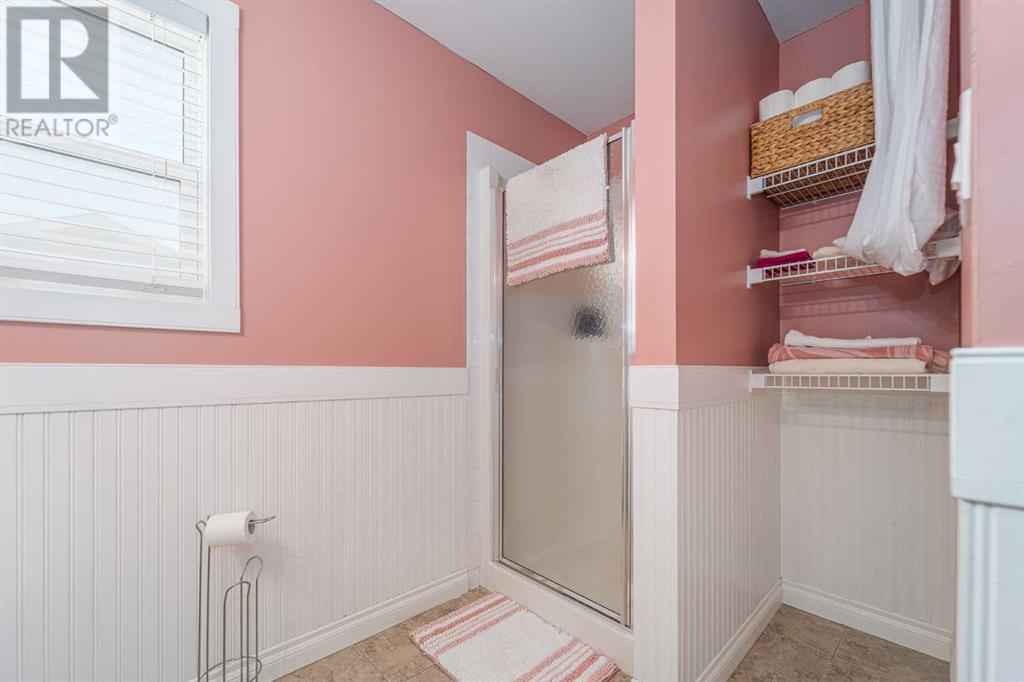 2, 43 Highlands Place W, Lethbridge, Alberta  T1J 4Y4 - Photo 15 - A2237848