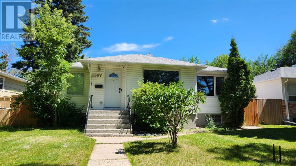 1007 12B Street S, Lethbridge, Alberta