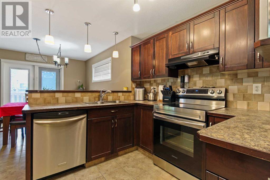 213 Firelight Crescent W, Lethbridge, Alberta  T1J 4W1 - Photo 15 - A2237816