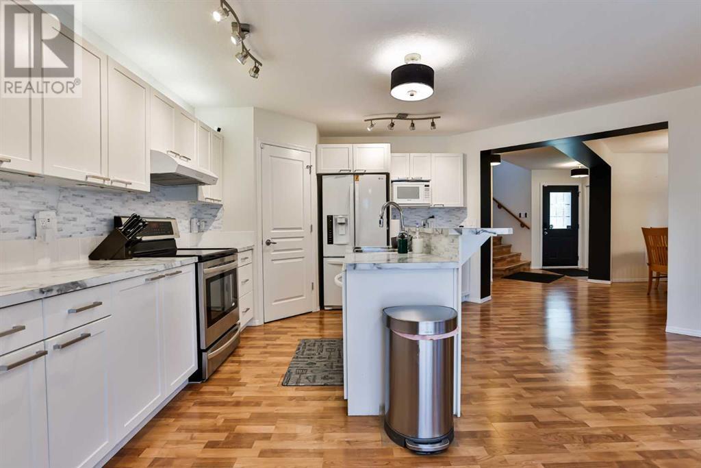 16 Fairmont Park Landing S, Lethbridge, Alberta  T1K 7L1 - Photo 11 - A2235225