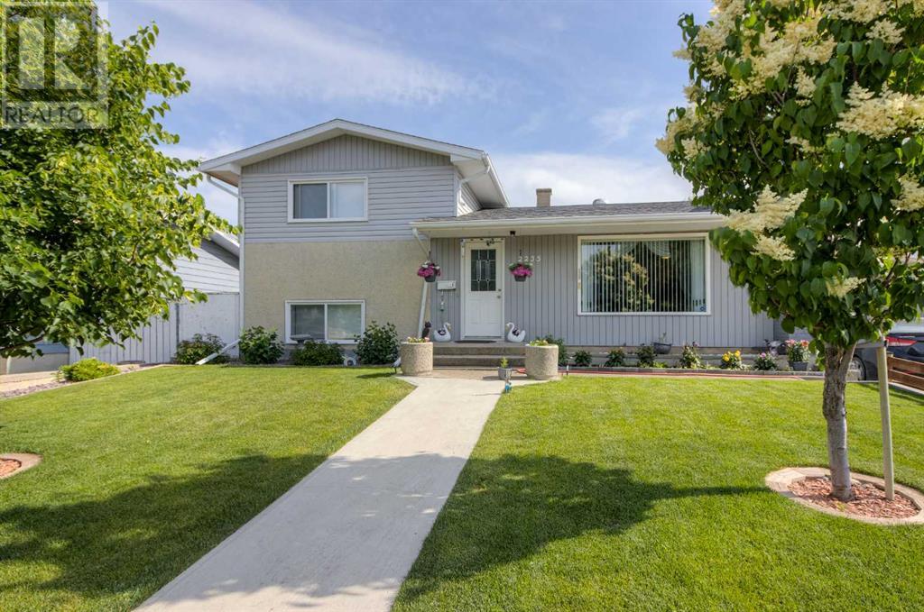 2235 23 Avenue, Coaldale, Alberta