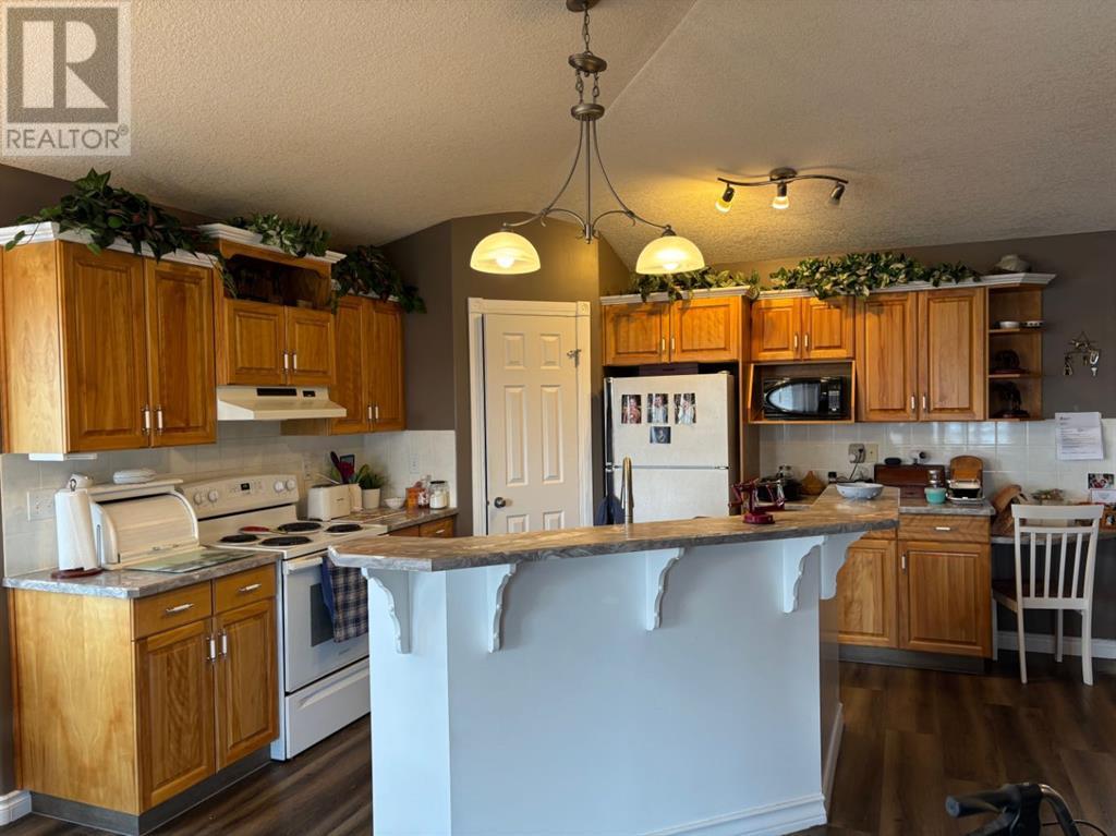 10 Centennial Place, Magrath, Alberta  T0K 1J0 - Photo 9 - A2215674