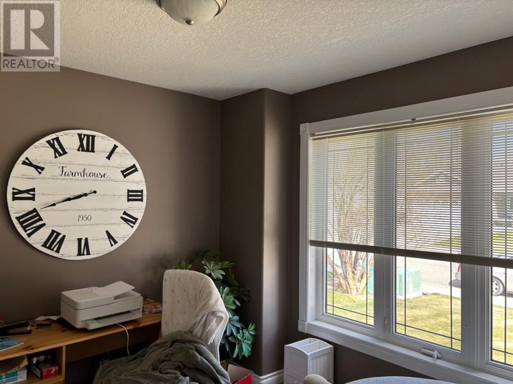 10 Centennial Place, Magrath, Alberta  T0K 1J0 - Photo 3 - A2215674