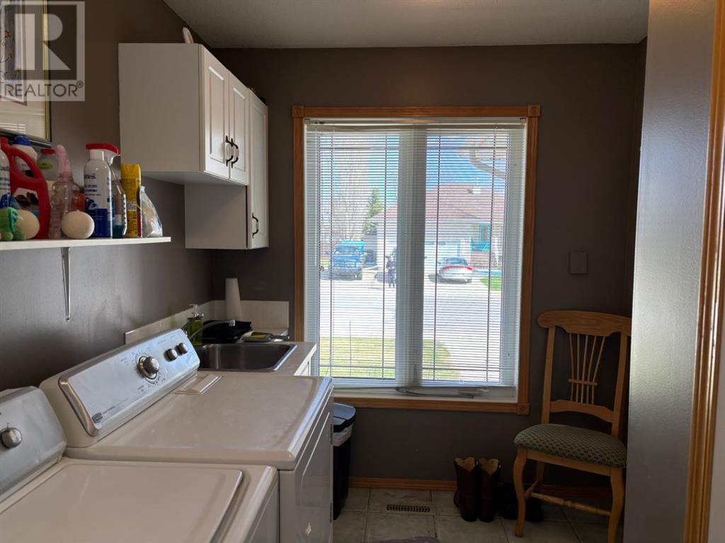 10 Centennial Place, Magrath, Alberta  T0K 1J0 - Photo 15 - A2215674