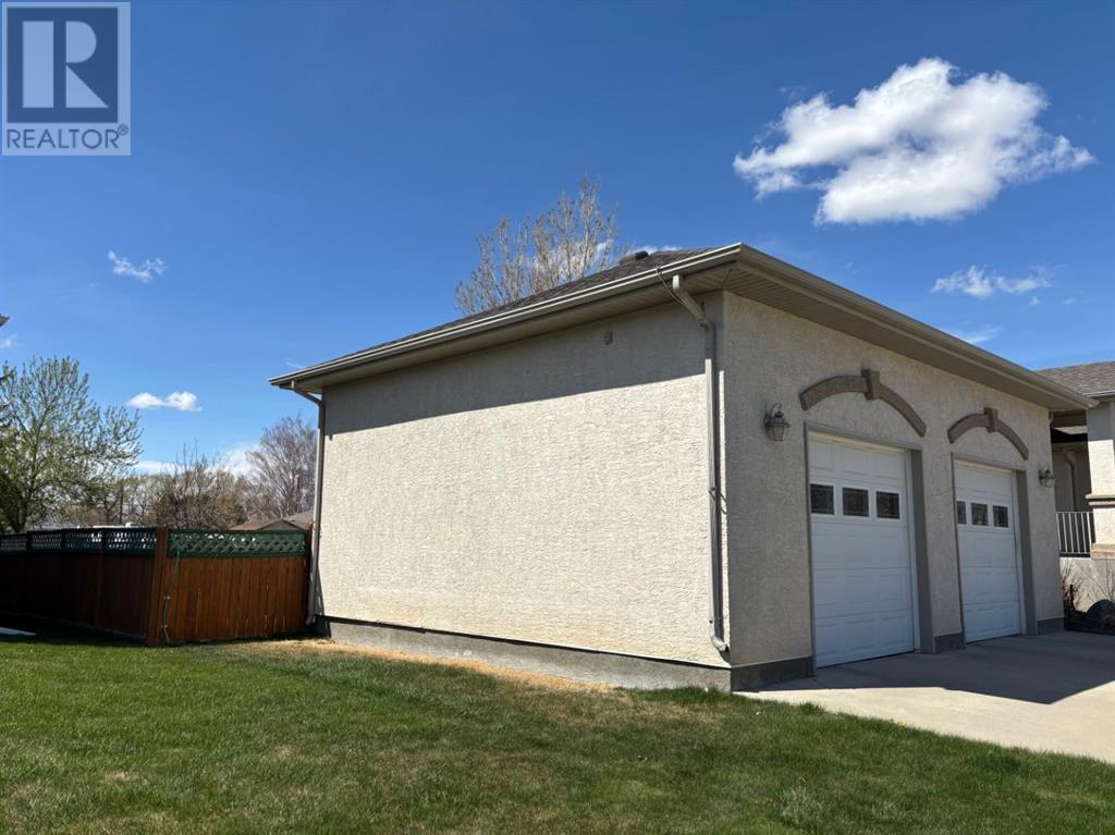 10 Centennial Place, Magrath, Alberta  T0K 1J0 - Photo 38 - A2215674