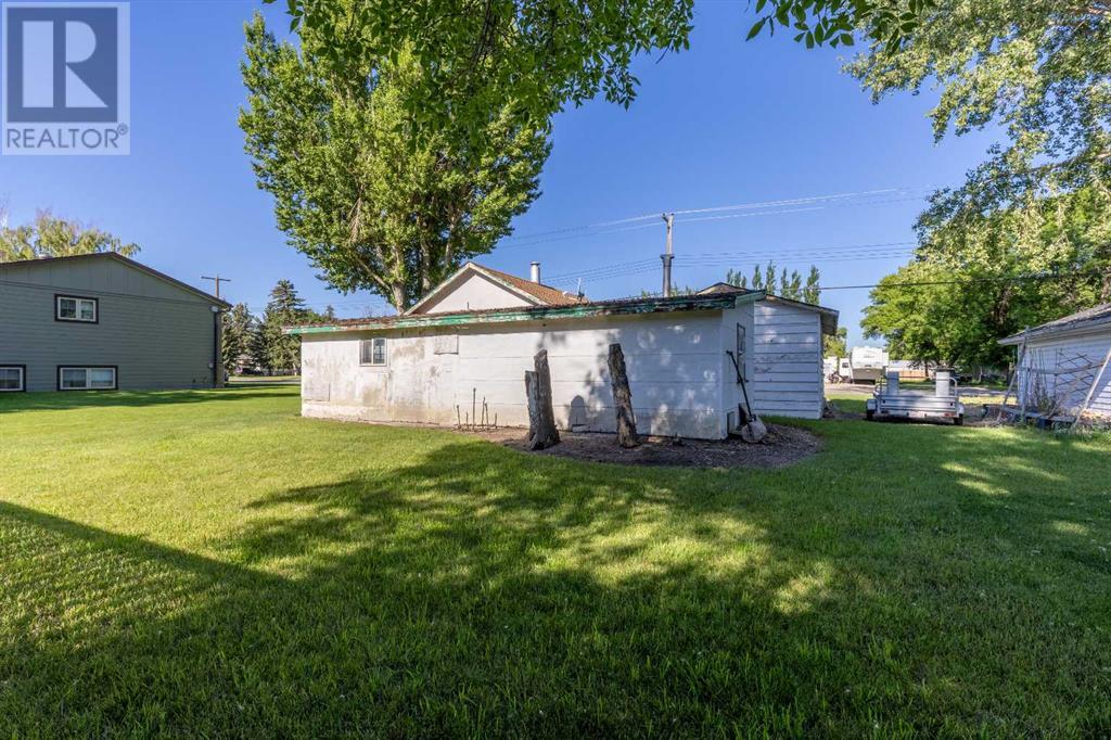 115 S 2 Street W, Magrath, Alberta  T0K 1J0 - Photo 5 - A2237351