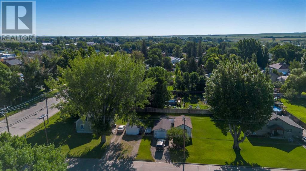 115 S 2 Street W, Magrath, Alberta  T0K 1J0 - Photo 11 - A2237351
