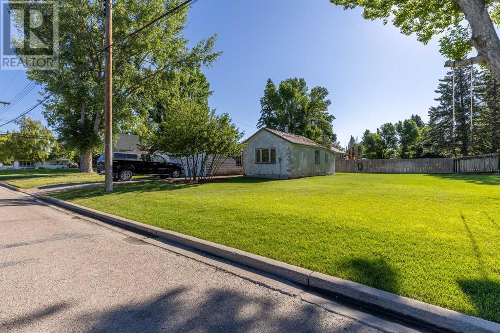 115 S 2 Street W, Magrath, Alberta  T0K 1J0 - Photo 2 - A2237351