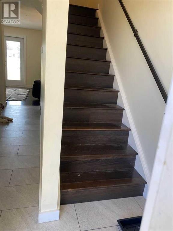 3, 55 Lemoyne Crescent W, Lethbridge, Alberta  T1K 4J7 - Photo 2 - A2238790