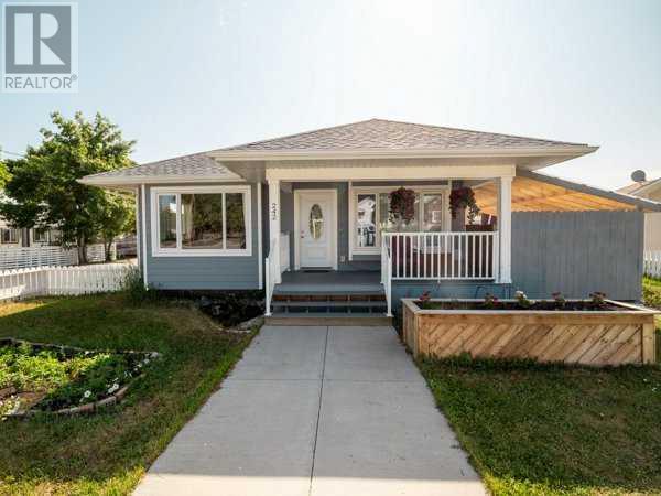 242 1st Street W, Cardston, Alberta