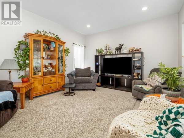 242 1st Street W, Cardston, Alberta  T0K 0K0 - Photo 9 - A2232408
