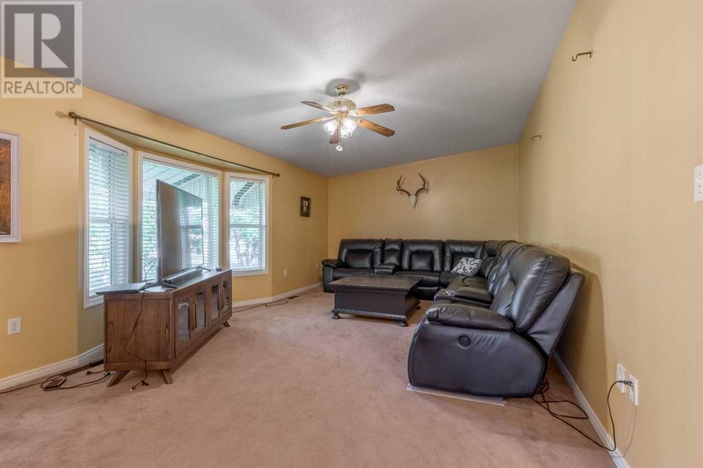 69 N 4 Street W, Magrath, Alberta  T0K 2E0 - Photo 13 - A2232571