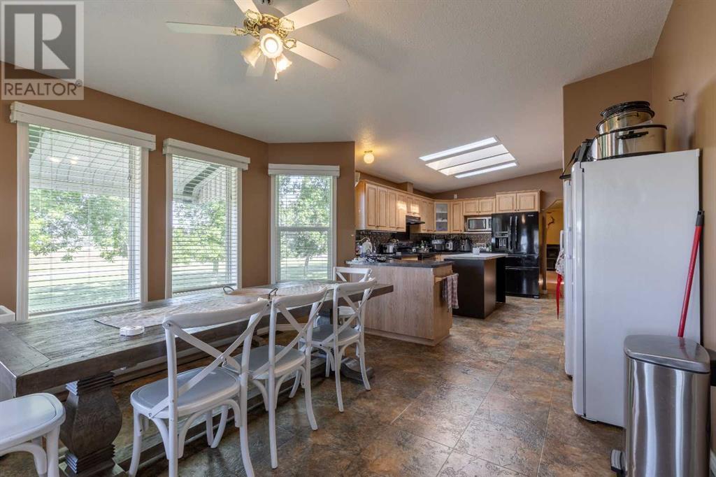 69 N 4 Street W, Magrath, Alberta  T0K 2E0 - Photo 7 - A2232571