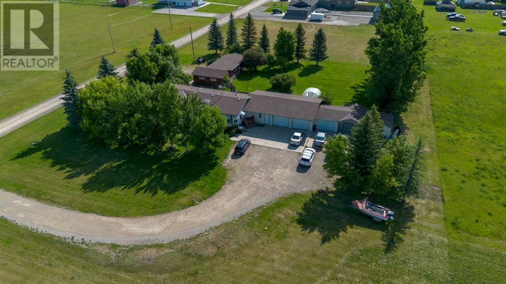 69 N 4 Street W, Magrath, Alberta