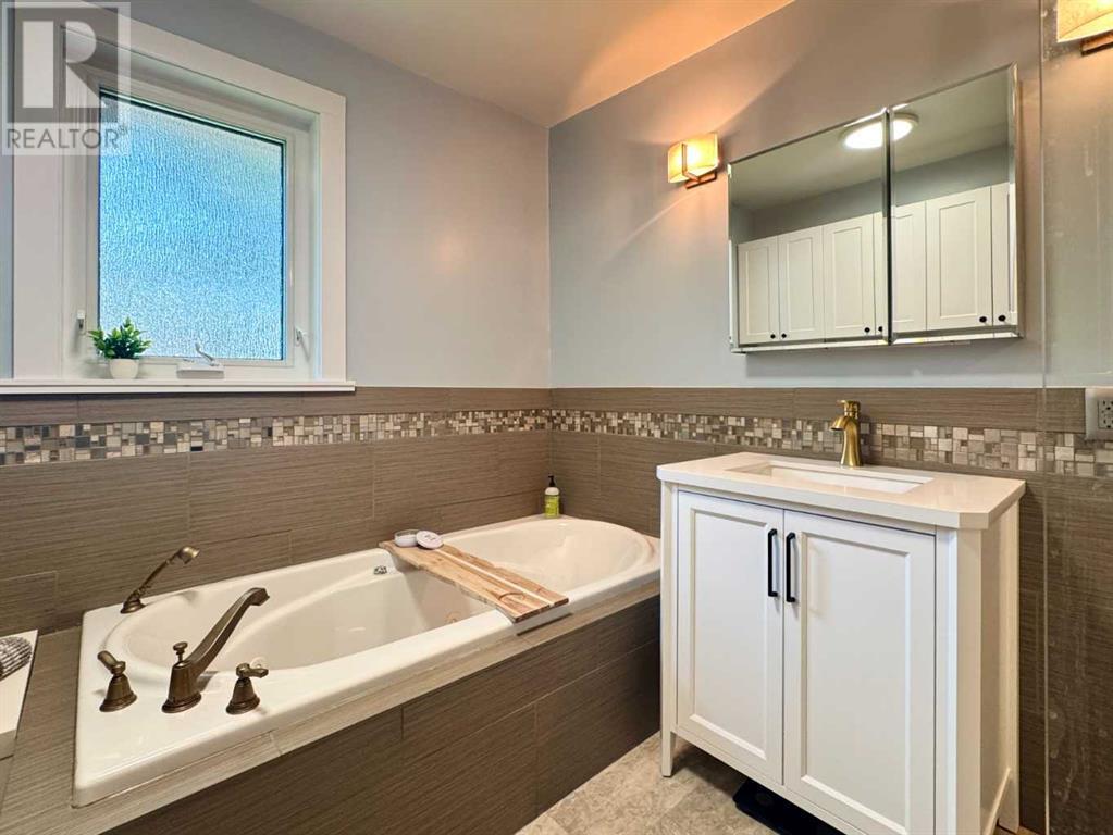 2302 14 Avenue S, Lethbridge, Alberta  T1K 0V5 - Photo 20 - A2238539