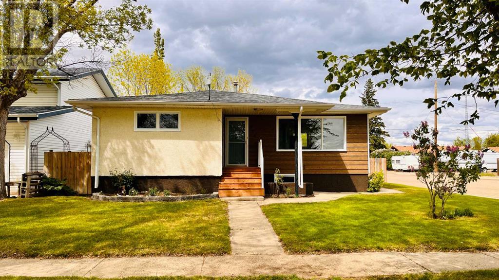 338 4 Avenue E, Bow Island, Alberta