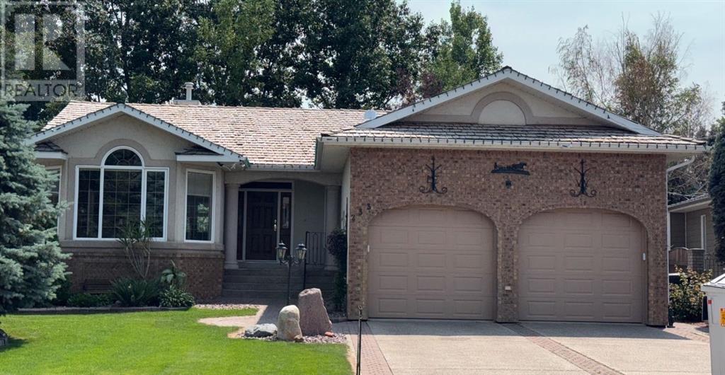 233 Fairway Drive, Coaldale, Alberta