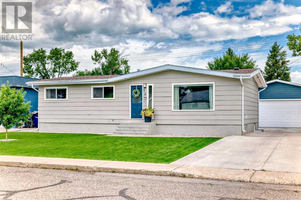 445 16 Street, Fort Macleod, Alberta  T0L 0Z0 - Photo 1 - A2237364