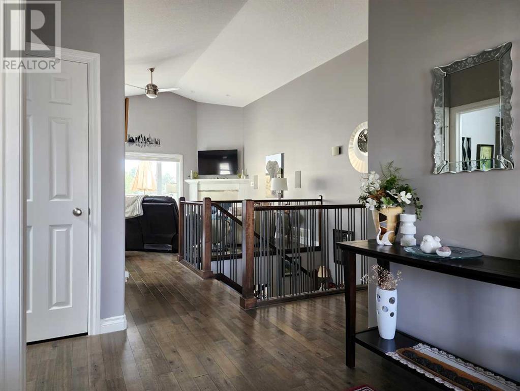 295 Canyon Boulevard W, Lethbridge, Alberta  T1K 6V2 - Photo 2 - A2207300