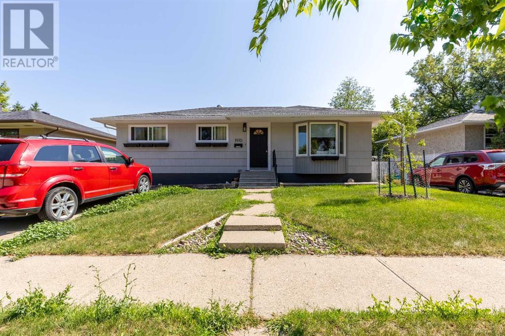 1910 12 Avenue S, Lethbridge, Alberta  T1K 0N6 - Photo 1 - A2238042