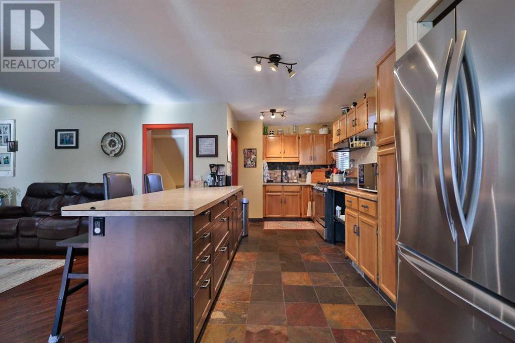 854 3 Street W, Cardston, Alberta  T0K 0K0 - Photo 9 - A2236164