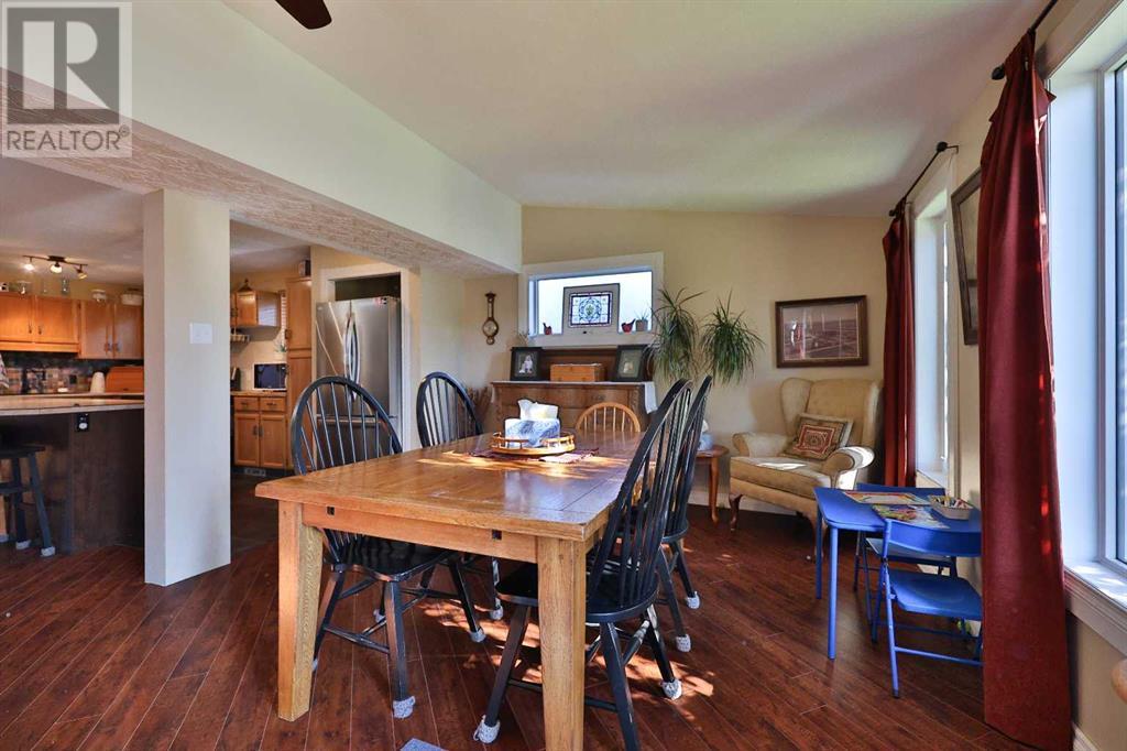 854 3 Street W, Cardston, Alberta  T0K 0K0 - Photo 3 - A2236164