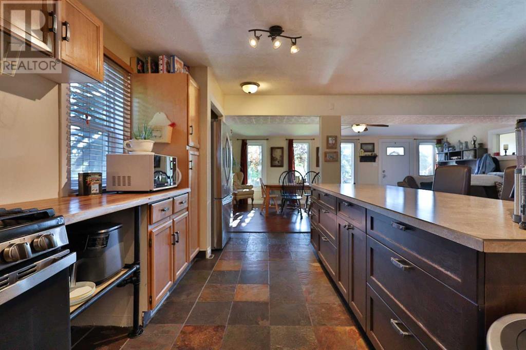 854 3 Street W, Cardston, Alberta  T0K 0K0 - Photo 14 - A2236164