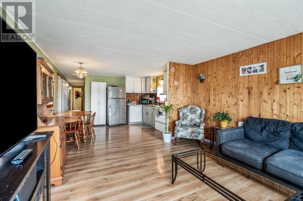 32, 895 Elizabeth Street, Pincher Creek, Alberta  T0K 1W0 - Photo 12 - A2236547