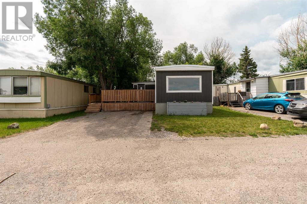 32, 895 Elizabeth Street, Pincher Creek, Alberta  T0K 1W0 - Photo 1 - A2236547