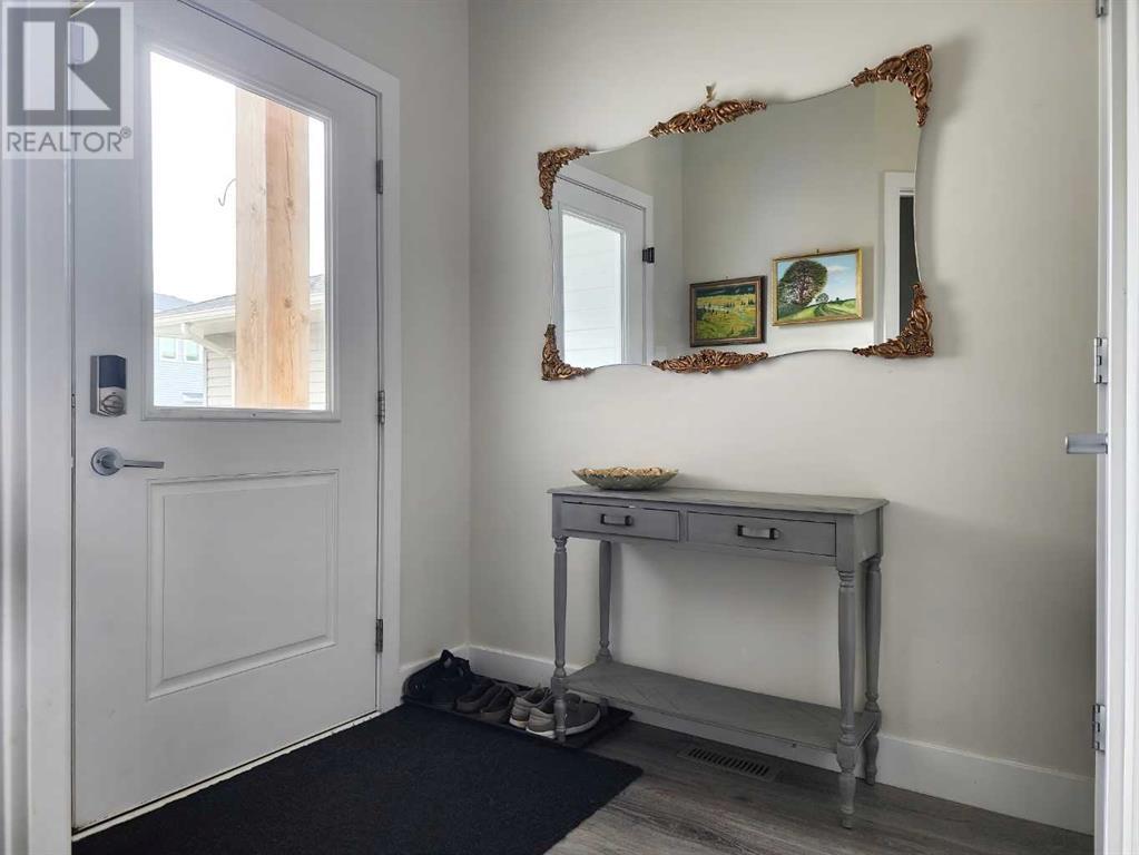 237 Crocus Terrace W, Lethbridge, Alberta  T1J 5B2 - Photo 3 - A2218363