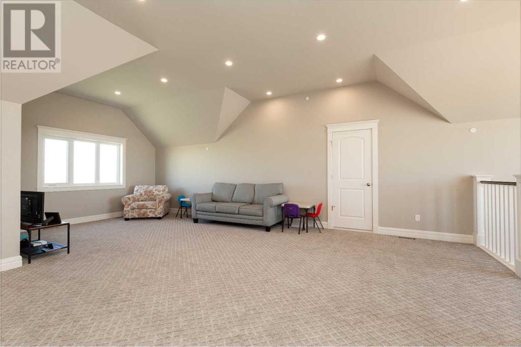 1 Edgemoor Way W, Lethbridge, Alberta  T1J 5R6 - Photo 18 - A2238937
