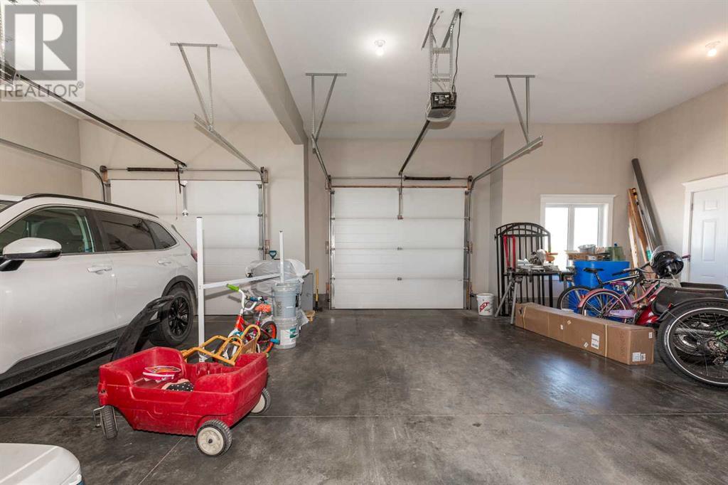 1 Edgemoor Way W, Lethbridge, Alberta  T1J 5R6 - Photo 30 - A2238937