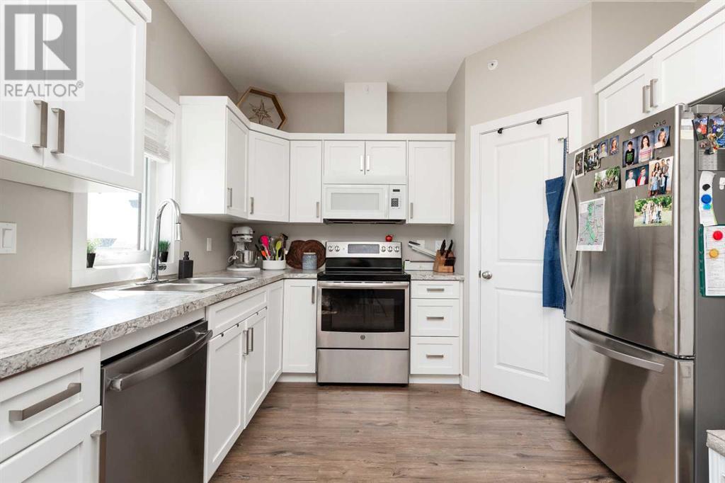 1 Edgemoor Way W, Lethbridge, Alberta  T1J 5R6 - Photo 36 - A2238937