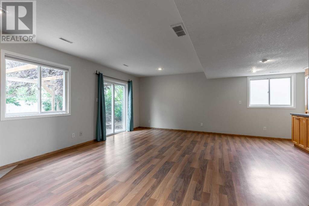42 Assiniboia Way W, Lethbridge, Alberta  T1K 6X3 - Photo 21 - A2238078