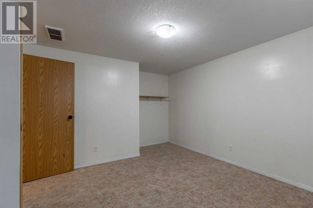 42 Assiniboia Way W, Lethbridge, Alberta  T1K 6X3 - Photo 27 - A2238078
