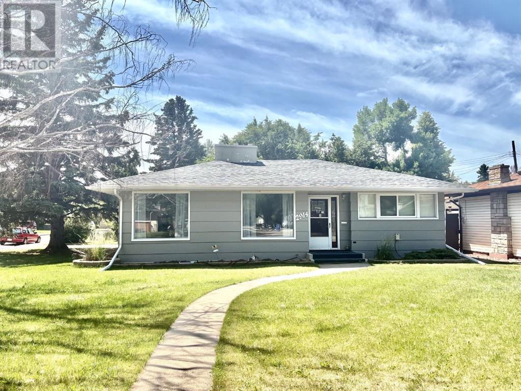 2914 6 Avenue S, Lethbridge, Alberta  T1J 1E7 - Photo 1 - A2238950