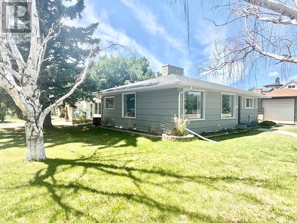 2914 6 Avenue S, Lethbridge, Alberta  T1J 1E7 - Photo 2 - A2238950