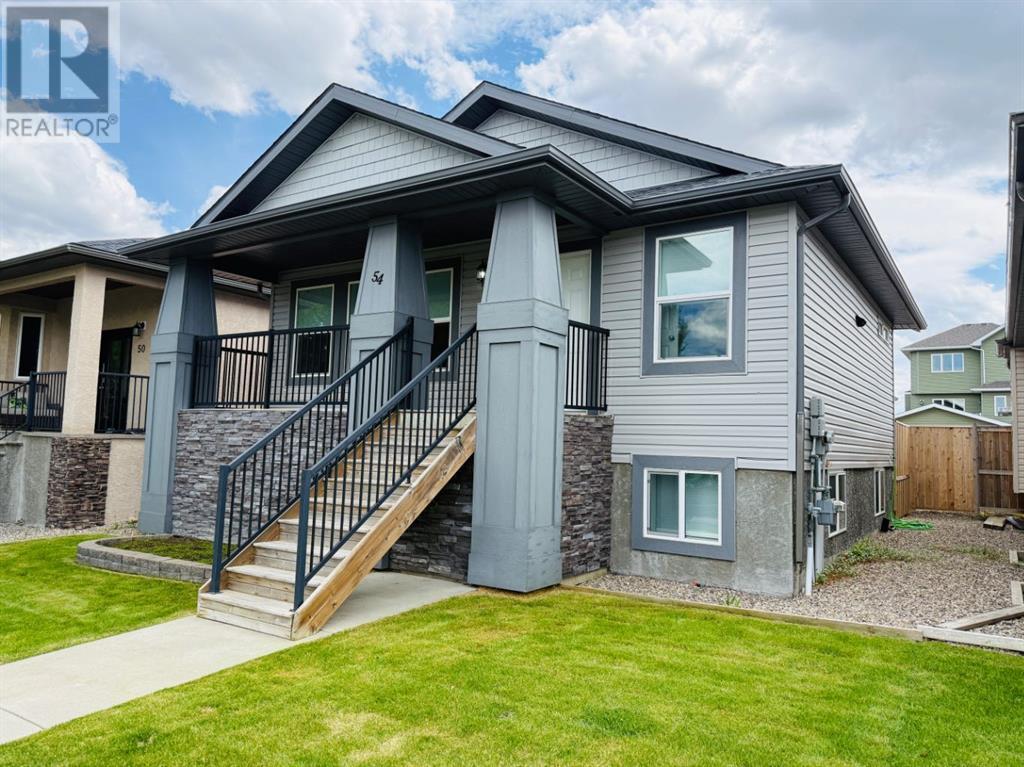 54 Sunridge Boulevard W, Lethbridge, Alberta  T1J 0T4 - Photo 2 - A2224136