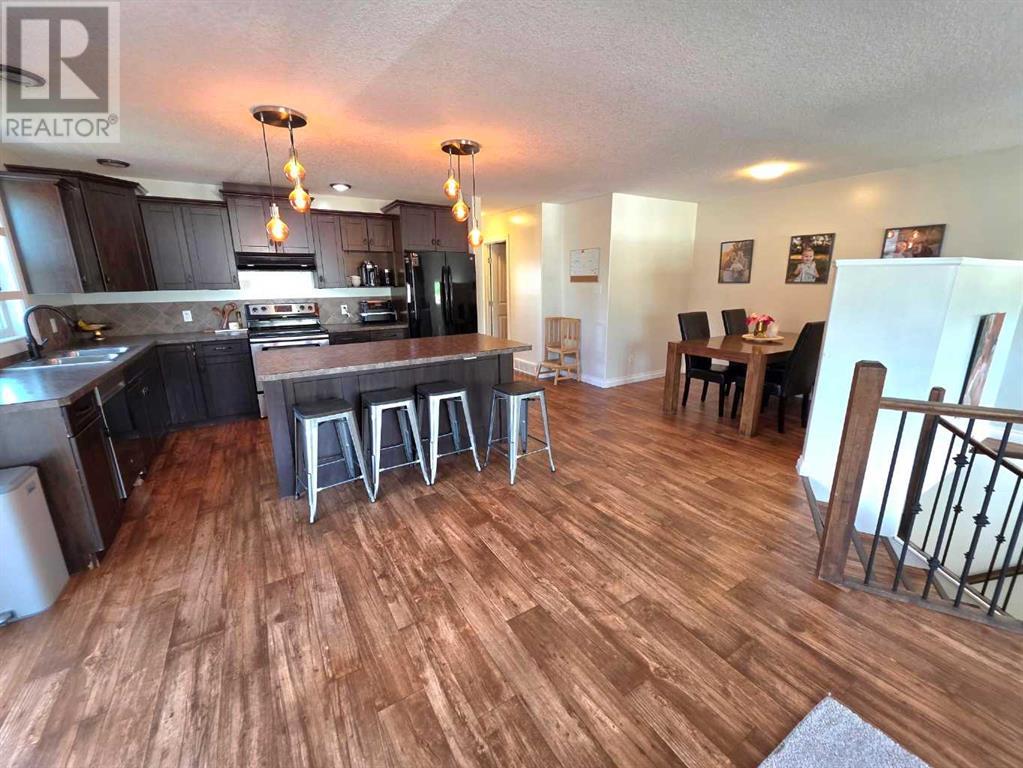 1104 6 Street W, Barnwell, Alberta  T0K 0B0 - Photo 3 - A2238994