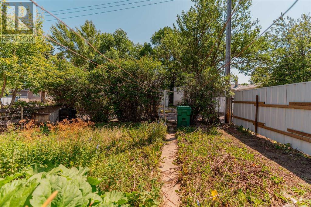 1802 11 Avenue N, Lethbridge, Alberta  T1H 1N2 - Photo 39 - A2238150